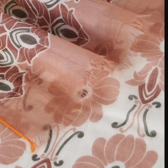 Loro Piana Floral Tapestry Cashmere Scarf NWT - Picture 3 of 3